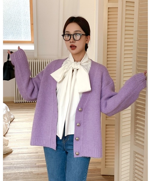 BIRTHDAY BASH(バースデイバッシュ)の「METAL BUTTON CARDIGAN(メタルボタンニットカーディガン)(カーディガン/ボレロ・レディース・パープル/ブルー・FREE)」の3枚目の写真