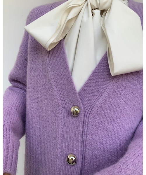 BIRTHDAY BASH(バースデイバッシュ)の「METAL BUTTON CARDIGAN(メタルボタンニットカーディガン)(カーディガン/ボレロ・レディース・パープル/ブルー・FREE)」の4枚目の写真