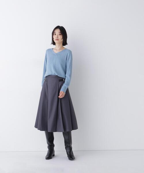 NATURAL BEAUTY BASIC(ナチュラルビューティーベーシック)の「ミニケーブルVネックニット(ニット/セーター・レディース・ブルー/ネイビー/オフホワイト・FREE)」の12枚目の写真
