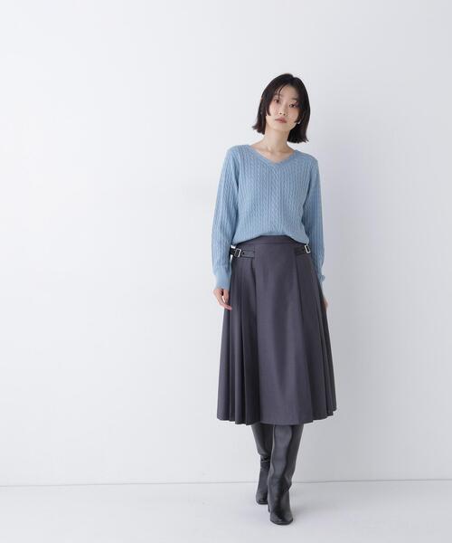 NATURAL BEAUTY BASIC(ナチュラルビューティーベーシック)の「ミニケーブルVネックニット(ニット/セーター・レディース・ブルー/ネイビー/オフホワイト・FREE)」の14枚目の写真