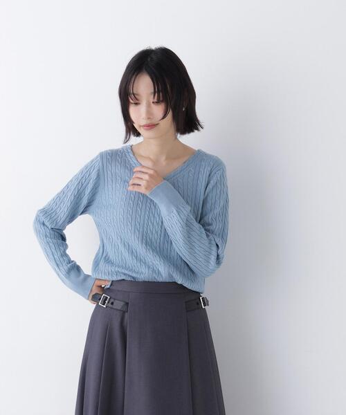 NATURAL BEAUTY BASIC(ナチュラルビューティーベーシック)の「ミニケーブルVネックニット(ニット/セーター・レディース・ブルー/ネイビー/オフホワイト・FREE)」の17枚目の写真