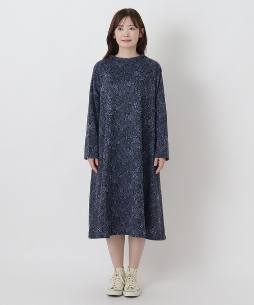 one'sterrace(ワンズテラス)の「ジャカードカットソー ハイネックワンピース(ワンピース・レディース・ネイビー系5/ブラック系8・02)」の3枚目の写真