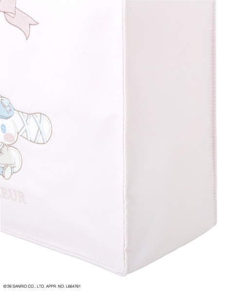 Maison de FLEUR(メゾンドフルール)の「【受注生産】ウィッシュミーメル&シナモロール フリルハンドルトート(トートバッグ・レディース・ピンク・FREE)」の15枚目の写真