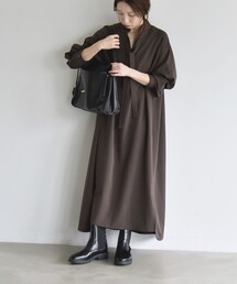 quaranciel（カランシエル）の「〈洗濯機可能〉スタンドカラー リボンタイ スキッパー ボリューム ロング ワンピース（ワンピース）」