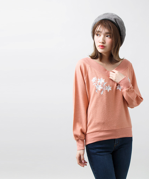 WEGO（ウィゴー）の「WEGO/刺繍Vネックオフショルニット（ニット/セーター・レディース・ピンク/杢グレー/オフホワイト・FREE）」の6枚目の写真