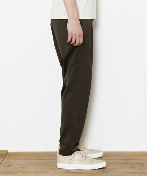 FACTOTUM（ファクトタム）の「【VALLIS】ギャバストレッチ 1タックスラックス（スラックス・メンズ・カーキ/ブラック・44/48/46）」の5枚目の写真