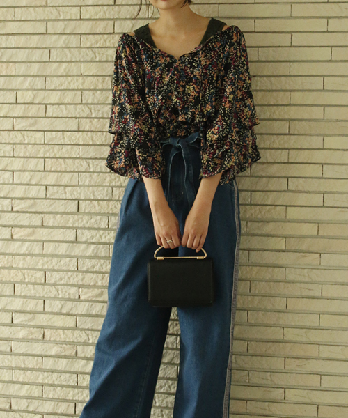 ASZAKKA（アザッカ）の「３ＷａｙファーＳＤＢＡＧ【バッグ】（ショルダーバッグ・レディース・ボルドー/ダークグリーン/ブラック・FREE）」の2枚目の写真