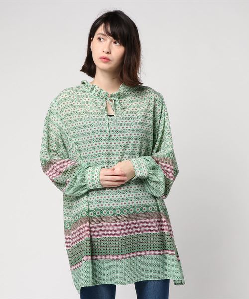 PUNYUS（プニュズ）の「プリントチュニック（シャツ/ブラウス・レディース・ブルー/グリーン/レッド・1/2/3/4）」の2枚目の写真