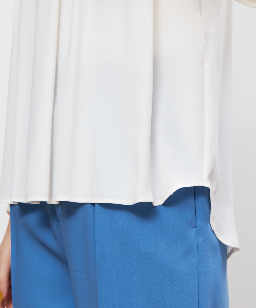 DESIGNWORKS（デザインワークス）の「リバーレースブラウス（シャツ/ブラウス・レディース・ネイビー/オフホワイト/ピンクベージュ・38）」の5枚目の写真