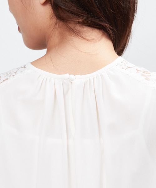 DESIGNWORKS（デザインワークス）の「リバーレースブラウス（シャツ/ブラウス・レディース・ネイビー/オフホワイト/ピンクベージュ・38）」の4枚目の写真