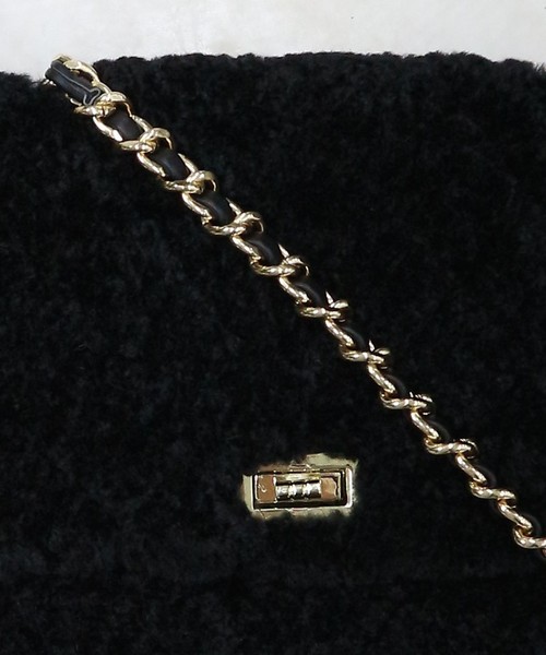 AMBIENT（アンビエント）の「ﾎﾞｱｷﾙﾃｨﾝｸﾞﾁｪｰﾝﾊﾞｯｸﾞ（ショルダーバッグ・レディース・ブラック/ベージュ・FREE）」の4枚目の写真