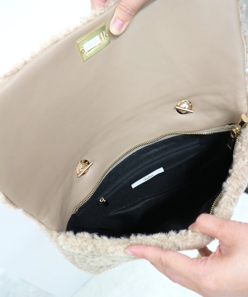 AMBIENT（アンビエント）の「ﾎﾞｱｷﾙﾃｨﾝｸﾞﾁｪｰﾝﾊﾞｯｸﾞ（ショルダーバッグ・レディース・ブラック/ベージュ・FREE）」の7枚目の写真