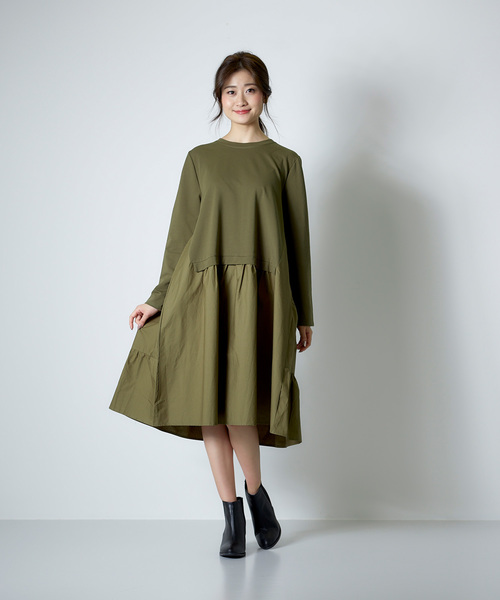 KOBE LETTUCE（コウベレタス）の「異素材バックティアードフレアワンピース＊レディース[E1967]神戸レタス（ワンピース・レディース・ブラック/ベージュ/カーキ・FREE）」の3枚目の写真