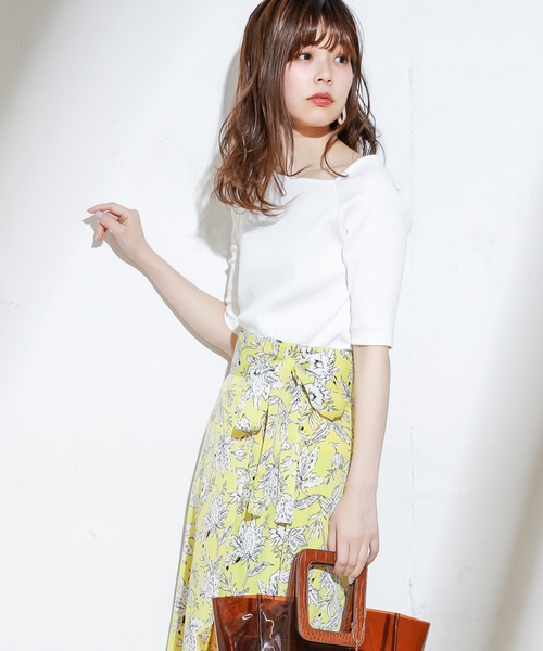 natural couture（ナチュラルクチュール）の「ワンショル風リブTシャツ（Tシャツ/カットソー・レディース・ブラック/ベージュ/オフホワイト/サックスブルー/オレンジ系その他/レッド/ミント・FREE）」の2枚目の写真