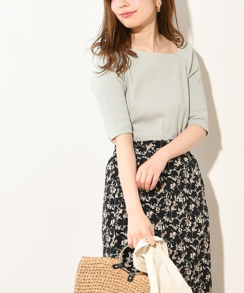 natural couture（ナチュラルクチュール）の「ワンショル風リブTシャツ（Tシャツ/カットソー・レディース・ブラック/ベージュ/オフホワイト/サックスブルー/オレンジ系その他/レッド/ミント・FREE）」の5枚目の写真