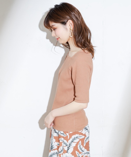 natural couture（ナチュラルクチュール）の「ワンショル風リブTシャツ（Tシャツ/カットソー・レディース・ブラック/ベージュ/オフホワイト/サックスブルー/オレンジ系その他/レッド/ミント・FREE）」の15枚目の写真