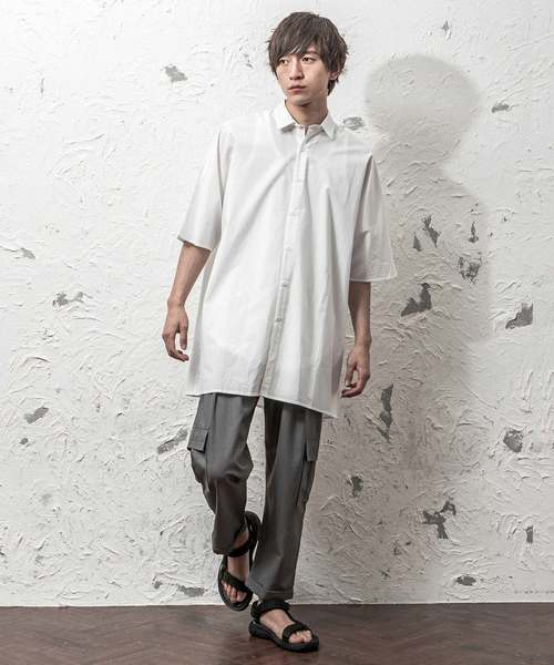 MinoriTY（マイノリティ）の「【MinoriTY】オーバーサイズドルマンスリーブ半袖シャツ メンズ 秋服 夏服 ロング丈 無地（シャツ/ブラウス・メンズ・ネイビー/ホワイト/ベージュ/ブラック/カーキ・L/M）」の20枚目の写真