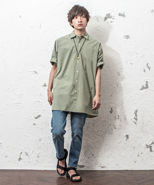 MinoriTY（マイノリティ）の「【MinoriTY】オーバーサイズドルマンスリーブ半袖シャツ メンズ 秋服 夏服 ロング丈 無地（シャツ/ブラウス・メンズ・ネイビー/ホワイト/ベージュ/ブラック/カーキ・L/M）」の16枚目の写真