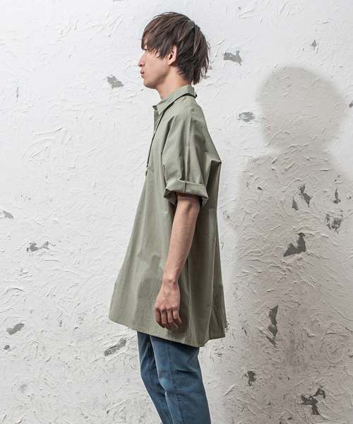 MinoriTY（マイノリティ）の「【MinoriTY】オーバーサイズドルマンスリーブ半袖シャツ メンズ 秋服 夏服 ロング丈 無地（シャツ/ブラウス・メンズ・ネイビー/ホワイト/ベージュ/ブラック/カーキ・L/M）」の8枚目の写真