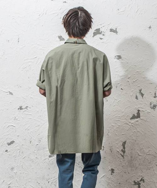 MinoriTY（マイノリティ）の「【MinoriTY】オーバーサイズドルマンスリーブ半袖シャツ メンズ 秋服 夏服 ロング丈 無地（シャツ/ブラウス・メンズ・ネイビー/ホワイト/ベージュ/ブラック/カーキ・L/M）」の6枚目の写真