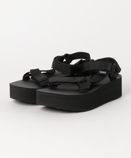 Teva(テバ)の「TEVA / FLATFORM UNIVERSAL(サンダル・レディース・ブラック/ホワイト・23/24/25)」の9枚目の写真