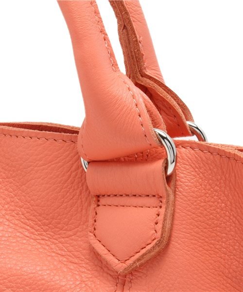 PLST（プラステ）の「カウレザートートバッグ（小）（トートバッグ・レディース・ベージュ/グレー/コーラル・FREE）」の8枚目の写真