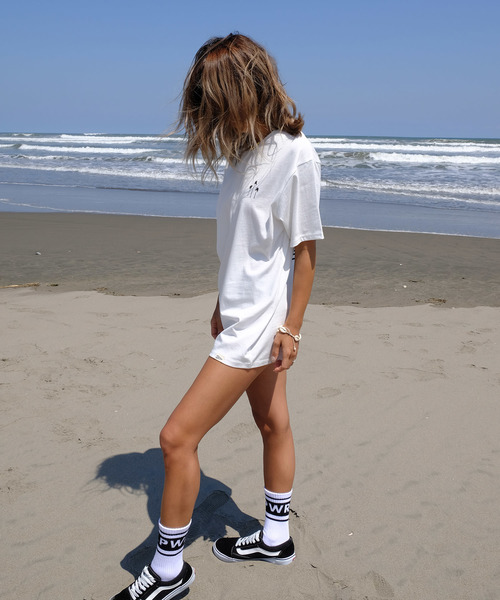 FLAG by ALEXIA STAM（フラッグバイアリシアスタン）の「PRIVACY Tee/プライバシーTシャツ（Tシャツ/カットソー・レディース・ホワイト/パープル/ピンク・FREE）」の5枚目の写真