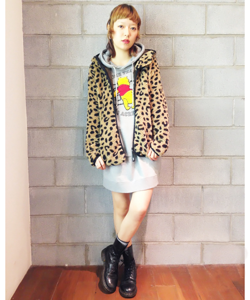 X-girl(エックスガール)の「FLUFFY HOODIE 2014(ブルゾン・レディース・ホワイト/マルチ/ブラック/レッド/ネイビー・1/2)」の5枚目の写真