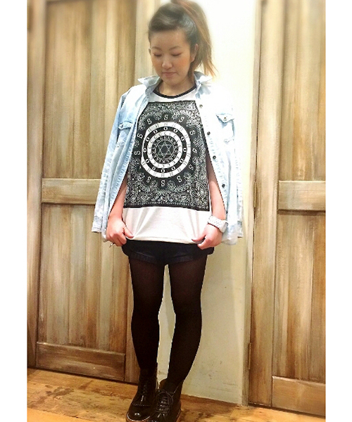 AGOSTO（アゴスト）の「バンダナプリントBIG　Tシャツ（Tシャツ/カットソー・レディース・ホワイト系/ブラック系・MEDIUM）」の14枚目の写真