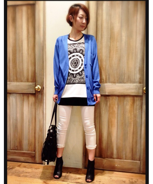 AGOSTO（アゴスト）の「バンダナプリントBIG　Tシャツ（Tシャツ/カットソー・レディース・ホワイト系/ブラック系・MEDIUM）」の13枚目の写真