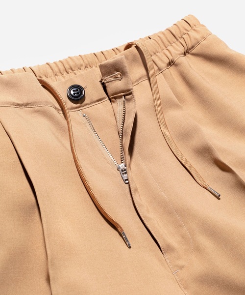 MR.OLIVE（ミスターオリーブ）の「【セットアップ対応】クラシック オックス ポリエステル/ ワンプリーツ ワイドテーパード イージーパンツ(センタープレスパンツ)（スラックス・メンズ・ブラック/ベージュ/カーキ・SMALL/MEDIUM/LARGE）」の10枚目の写真