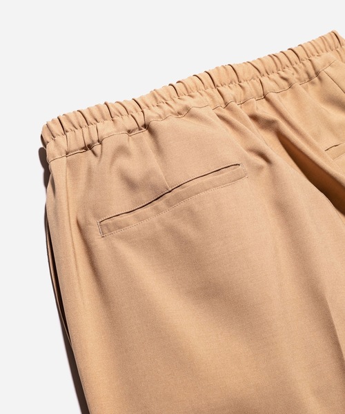 MR.OLIVE（ミスターオリーブ）の「【セットアップ対応】クラシック オックス ポリエステル/ ワンプリーツ ワイドテーパード イージーパンツ(センタープレスパンツ)（スラックス・メンズ・ブラック/ベージュ/カーキ・SMALL/MEDIUM/LARGE）」の9枚目の写真