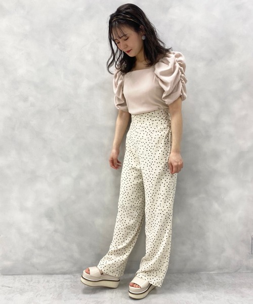 one after another NICE CLAUP（ワンアフターアナザーナイスクラップ）の「袖ギャザーバックリボントップス（Tシャツ/カットソー・レディース・ピンクベージュ/ブラック/オフホワイト/グレー・FREE）」の9枚目の写真