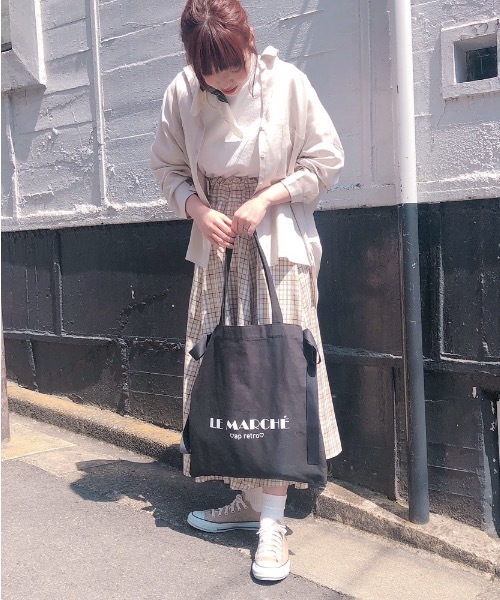 ap retro（アプレトロ）の「サイドリボンロゴプリントキャンバストートバッグ【ZOZO限定アイテム】（トートバッグ・レディース・ブラック/アイボリー・FREE）」の9枚目の写真