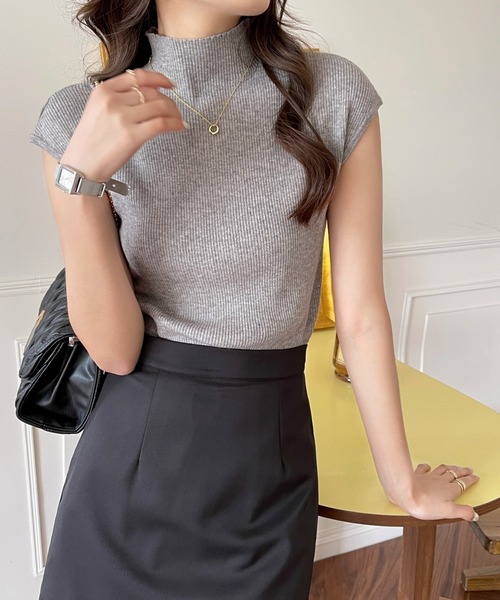 emi+（エミプラス）の「フレンチスリーブサマーリブニットトップス（Tシャツ/カットソー・レディース・ホワイト/ブラック/ベージュ/パープル/グレー/オレンジ/ブルー/アイボリー/ライトピンク/マスタード/ブルーグレー・FREE）」の5枚目の写真