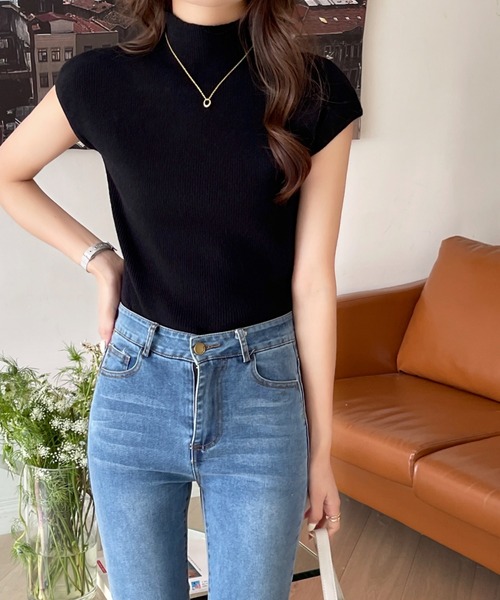 emi+（エミプラス）の「フレンチスリーブサマーリブニットトップス（Tシャツ/カットソー・レディース・ホワイト/ブラック/ベージュ/パープル/グレー/オレンジ/ブルー/アイボリー/ライトピンク/マスタード/ブルーグレー・FREE）」の4枚目の写真