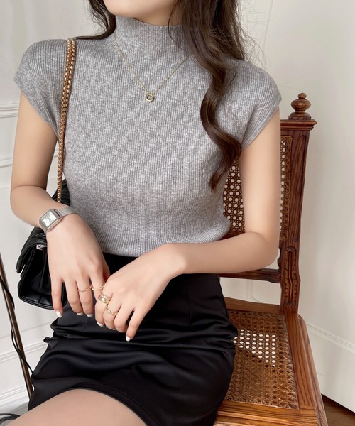 emi+（エミプラス）の「フレンチスリーブサマーリブニットトップス（Tシャツ/カットソー・レディース・ホワイト/ブラック/ベージュ/パープル/グレー/オレンジ/ブルー/アイボリー/ライトピンク/マスタード/ブルーグレー・FREE）」の18枚目の写真