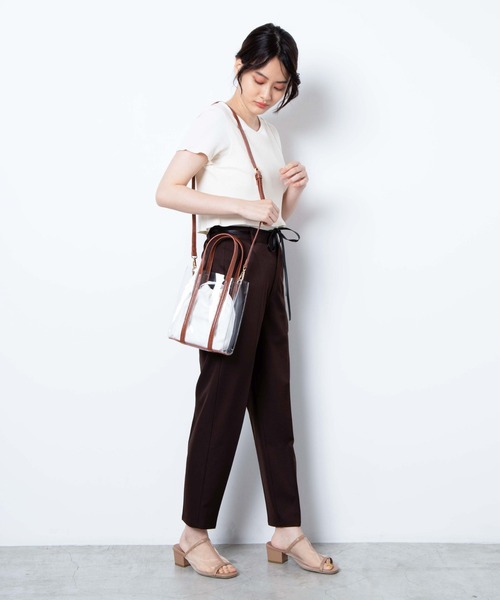 WEGO(ウィゴー)の「WEGO/【2点セット】巾着付きクリアショルダーバッグ(ショルダーバッグ・レディース・ブラック/ベージュ/ブラウン・FREE)」の4枚目の写真