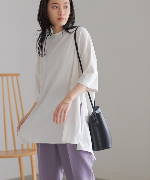 ADAM ET ROPE'（アダムエロペ）の「ポンチョＴシャツ（Tシャツ/カットソー・レディース・ブラック/オフホワイト/ベージュ/パープル・FREE）」の2枚目の写真