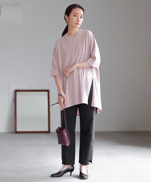 ADAM ET ROPE'（アダムエロペ）の「ポンチョＴシャツ（Tシャツ/カットソー・レディース・ブラック/オフホワイト/ベージュ/パープル・FREE）」の21枚目の写真