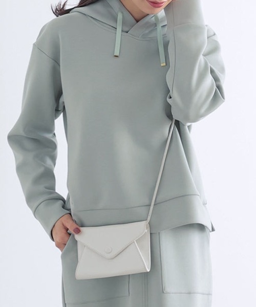 KOBE LETTUCE（コウベレタス）の「ショート丈ダンボールフードパーカー（パーカー・レディース・ホワイト系その他/モカ/ネイビー/ブラック/ピンク/グリーン/イエロー/ライトピンク/ブルー系その他/グレイッシュベージュ/ローズ/グリーン系その他/ブラウン系その他/ライラック/オレンジ系/ホワイト/グリーン系/ライトグレー/ブルー/プラム/グリーン系1・FREE/M/L）」の12枚目の写真