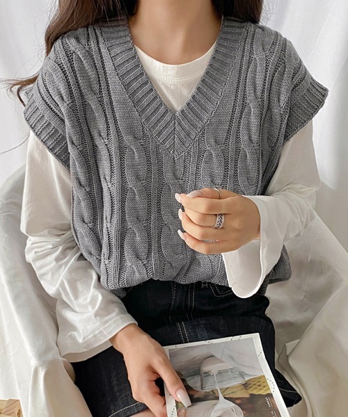 SONA（ソナ）の「SONYUNARA 大きめツイストベスト（ベスト・レディース・ライトグリーン/オレンジ/グレー/スカイブルー/ネイビー/ライトベージュ・FREE）」の2枚目の写真