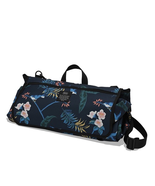 KiU（キウ）の「600D ピクニックシート（アウトドアグッズ・メンズ・ブラック/ネイビー/ホワイト×ブルー/ブラウン系カモフラージュ/ホワイト系その他/ブラック系その他/グレー系その他/ベージュ系その他/ブラック系その他2/ブラック系その他3/ベージュ系その他2/レッド系その他/ブルー系その他/ダークブラック・FREE）」の12枚目の写真