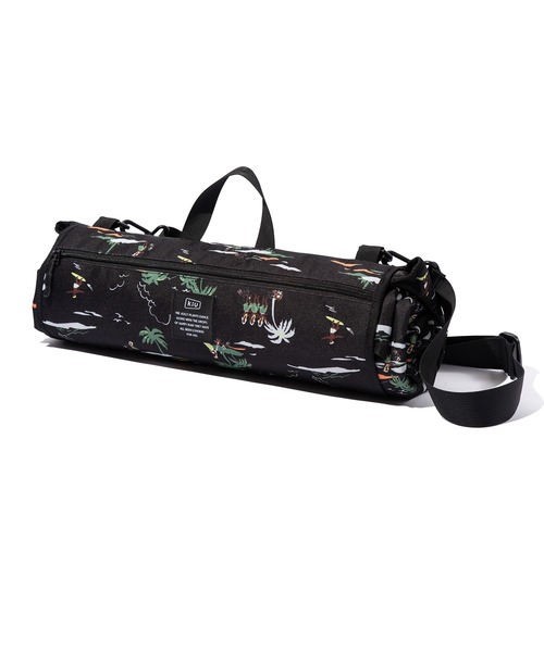 KiU（キウ）の「600D ピクニックシート（アウトドアグッズ・メンズ・ブラック/ネイビー/ホワイト×ブルー/ブラウン系カモフラージュ/ホワイト系その他/ブラック系その他/グレー系その他/ベージュ系その他/ブラック系その他2/ブラック系その他3/ベージュ系その他2/レッド系その他/ブルー系その他/ダークブラック・FREE）」の4枚目の写真