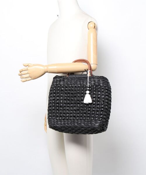 clear（クリア）の「タッセル付きカコバッグ（かごバッグ・レディース・ブラック/ベージュ・F）」の6枚目の写真