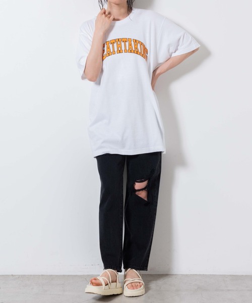 WEGO（ウィゴー）の「WEGO/カレッジロゴプリントTシャツ（Tシャツ/カットソー・レディース・オートミール/ホワイト・MEDIUM/SMALL/X-LARGE/LARGE）」の18枚目の写真