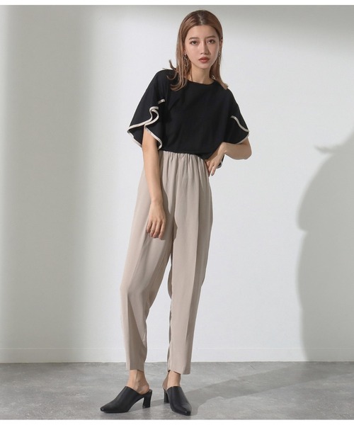 Alluge（アルージュ）の「パイピングフレアースリーブプルオーバー（Tシャツ/カットソー・レディース・ブラック/グレイッシュベージュ・FREE）」の4枚目の写真