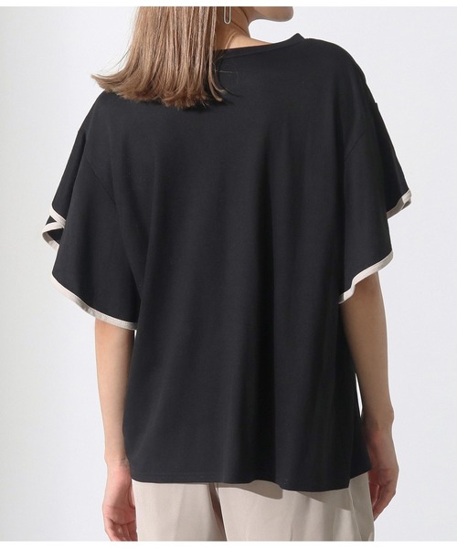 Alluge（アルージュ）の「パイピングフレアースリーブプルオーバー（Tシャツ/カットソー・レディース・ブラック/グレイッシュベージュ・FREE）」の8枚目の写真