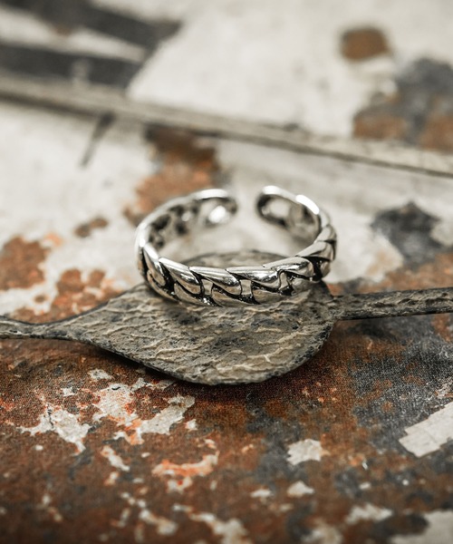 SILVER BULLET（シルバーバレット）の「『SILVER BULLET SELECT AC/シルバーバレットセレクト』ユニセックス デザインシルバーリング（リング・メンズ・C/K/S/D/L/T/B/J/R/G/O/E/M/F/N/H/P/A/I/Q・FREE）」の4枚目の写真