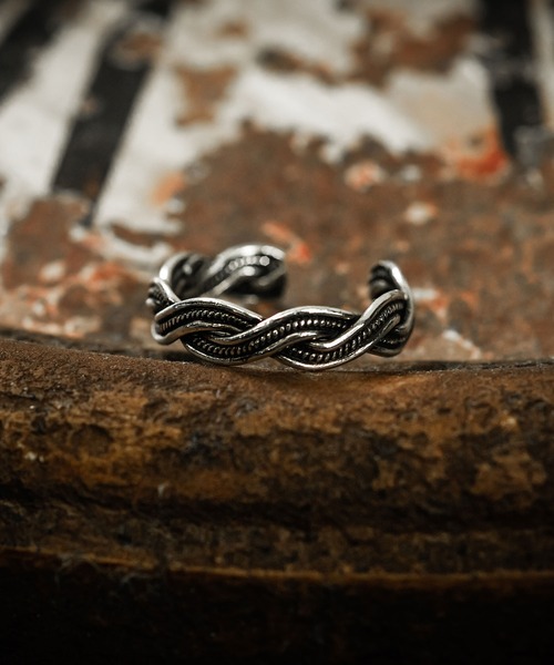 SILVER BULLET（シルバーバレット）の「『SILVER BULLET SELECT AC/シルバーバレットセレクト』ユニセックス デザインシルバーリング（リング・メンズ・C/K/S/D/L/T/B/J/R/G/O/E/M/F/N/H/P/A/I/Q・FREE）」の6枚目の写真